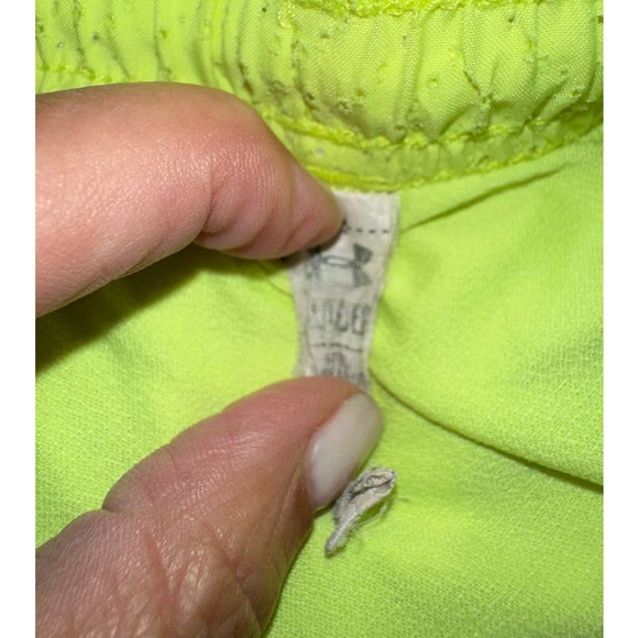 Under Armour Neon Yellow/Black Stripe running shorts size‎ L - Picture 2 of 3